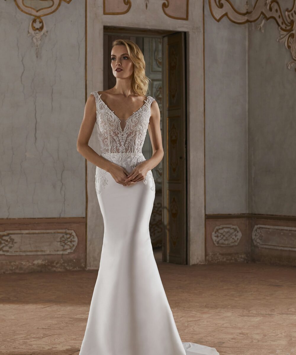 Ongedragen, Elegante en Luxe Trouwjurk, Veelzijdig in Twee Looks