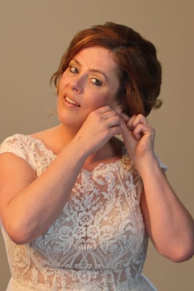 Te koop: Elegante gedragen bruidsjurk van Adore by Justin Alexander (gebroken wit) – charmant, comfortabel en stijlvol!