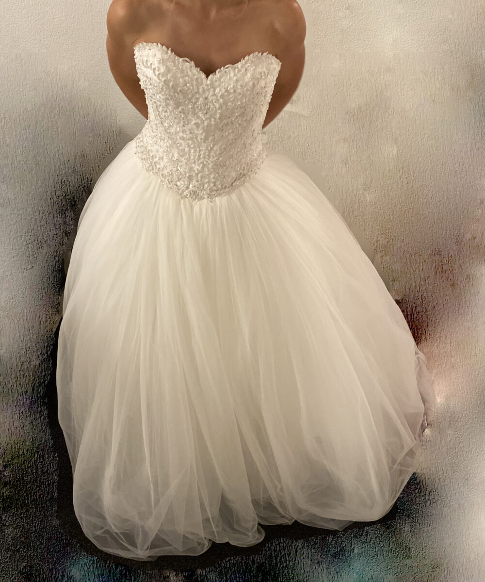 ONGEBRUIKTE bruidsjurk Affezione Ivory maat 38 strapless