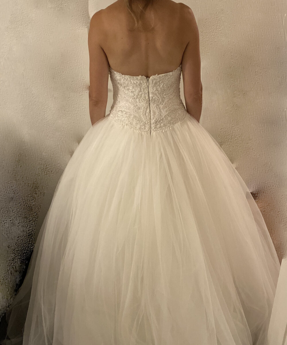 ONGEBRUIKTE bruidsjurk Affezione Ivory maat 38 strapless