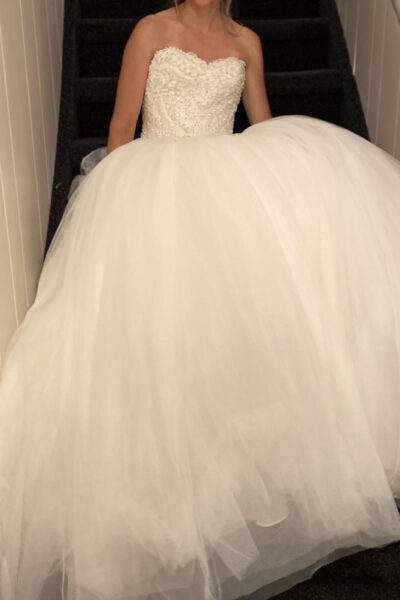 ONGEBRUIKTE bruidsjurk Affezione Ivory maat 38 strapless