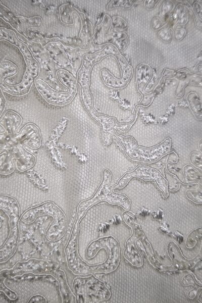 Ivoorkleurige trouwjurk van Julia Rosa.