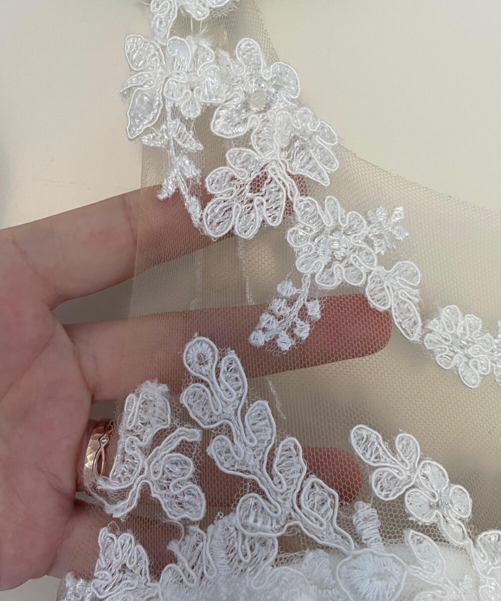 Prachtige witte bruidsjurk voor een echte prinses