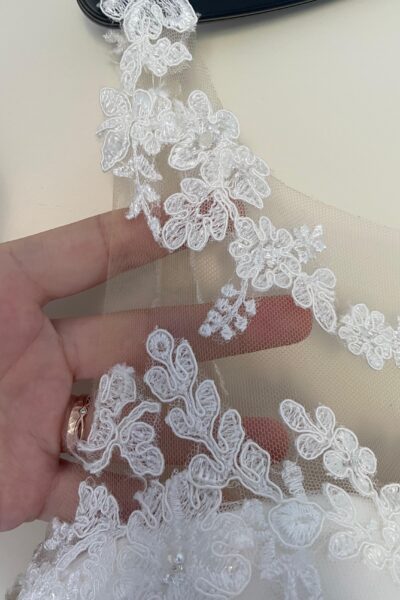 Prachtige witte bruidsjurk voor een echte prinses