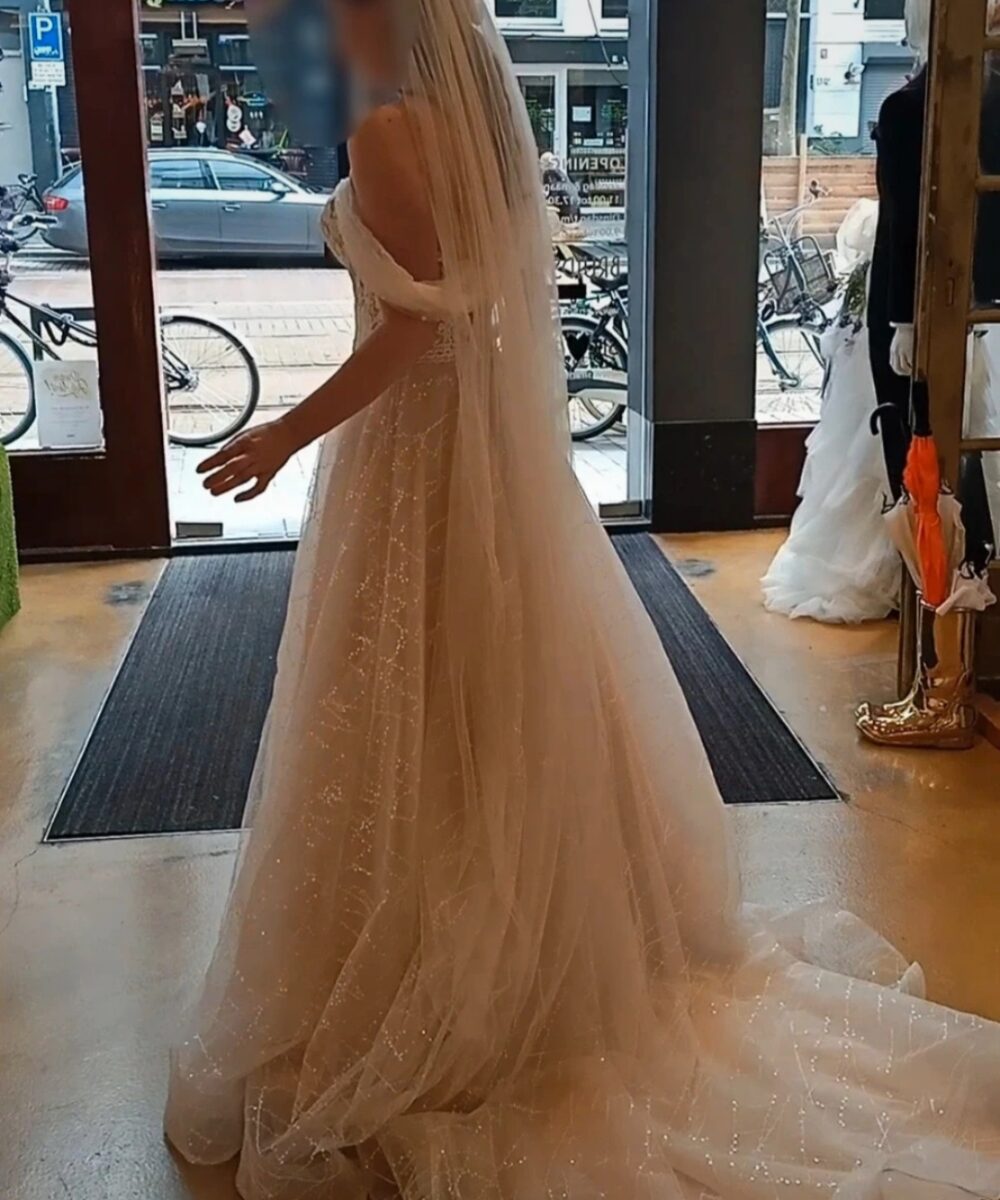 Fantastische trouwjurk (ongedragen)