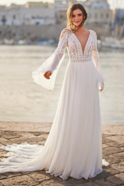 Bohemian trouwjurk nieuw en niet gedragen en vermaakt