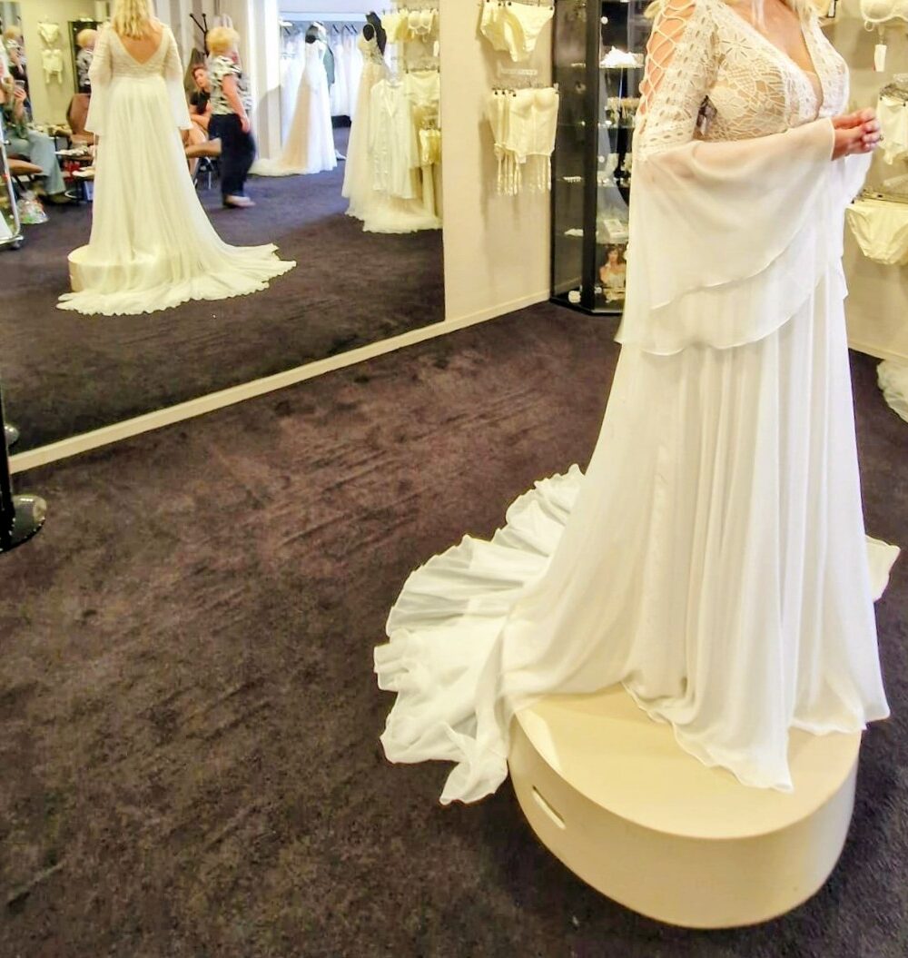 Bohemian trouwjurk nieuw en niet gedragen en vermaakt