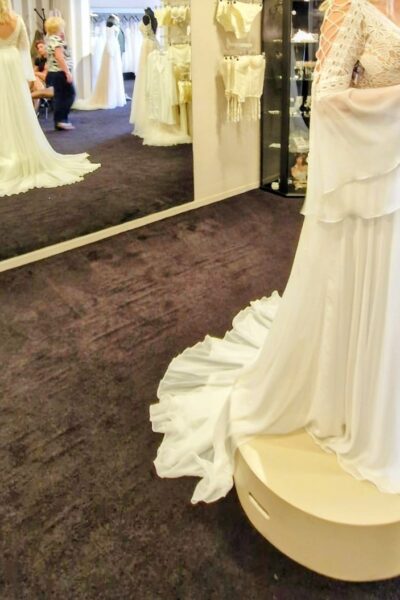 Bohemian trouwjurk nieuw en niet gedragen en vermaakt