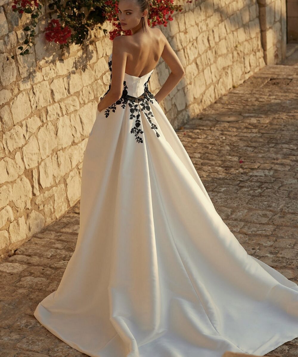 Trouwjurk Esmee by Modeca