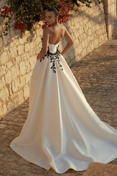 Trouwjurk Esmee by Modeca