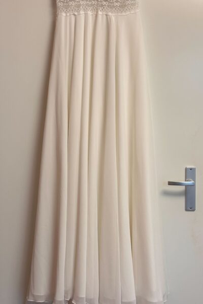 Boho Lace & Chiffon Wedding Dress (Size 40)