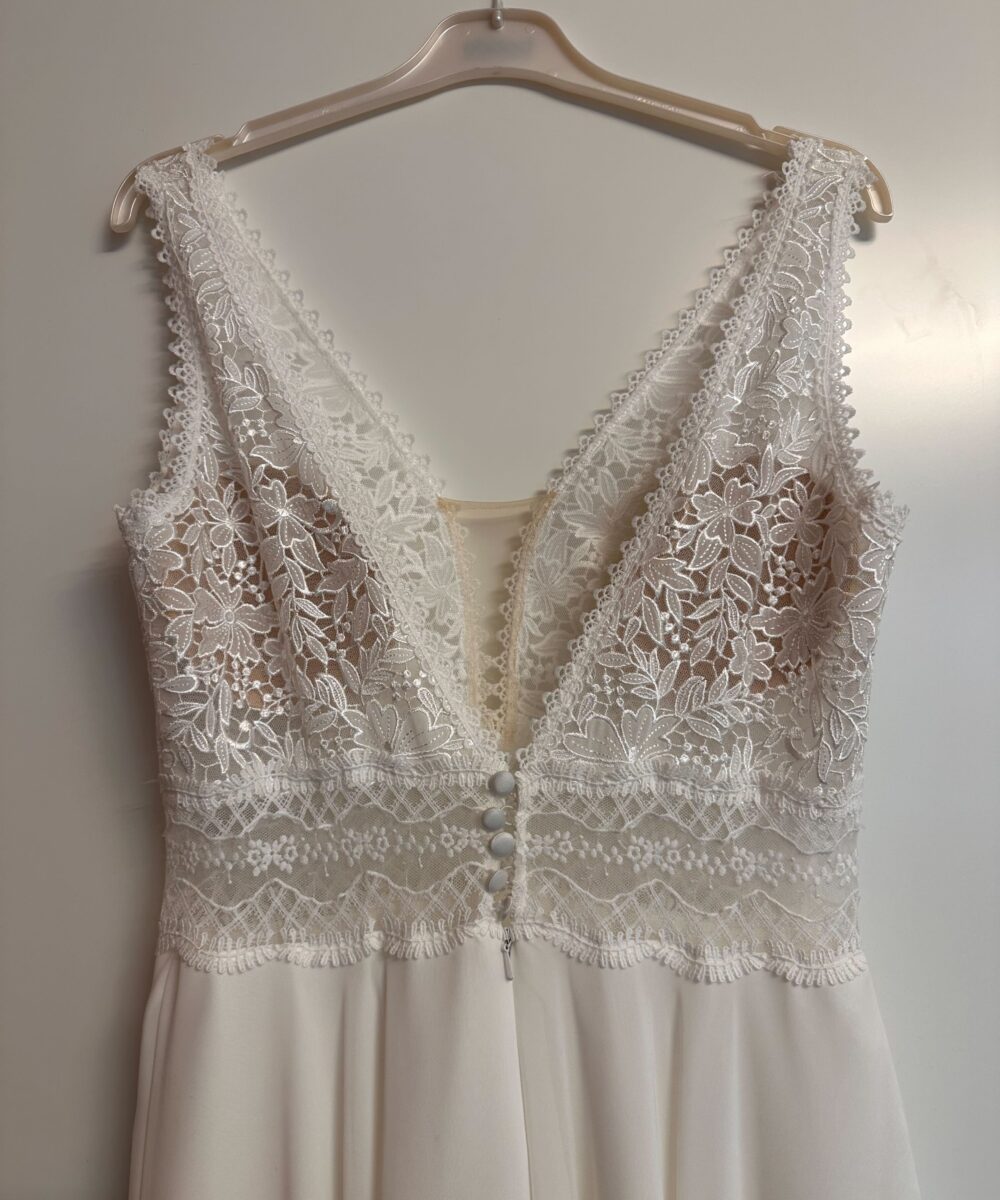 Boho Lace & Chiffon Wedding Dress (Size 40)
