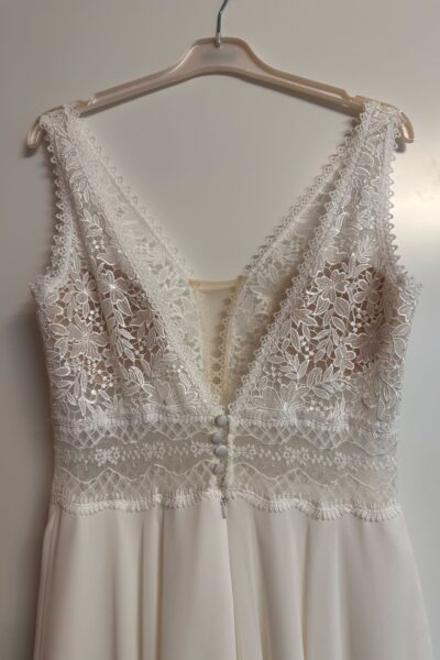 Boho Lace & Chiffon Wedding Dress (Size 40)
