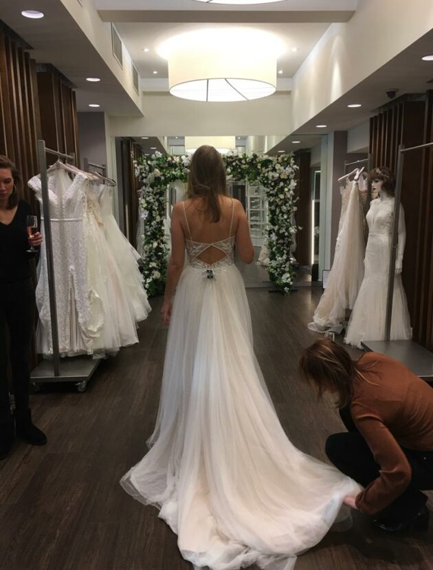 Zomerse Lillian West Trouwjurk (NIEUW)