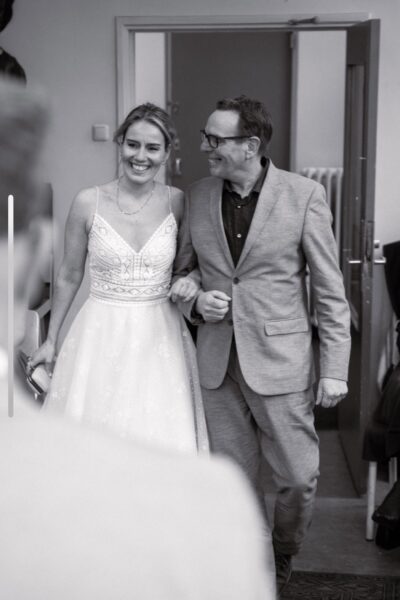 Korte trouwjurk met kralen