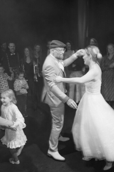 Korte trouwjurk met kralen