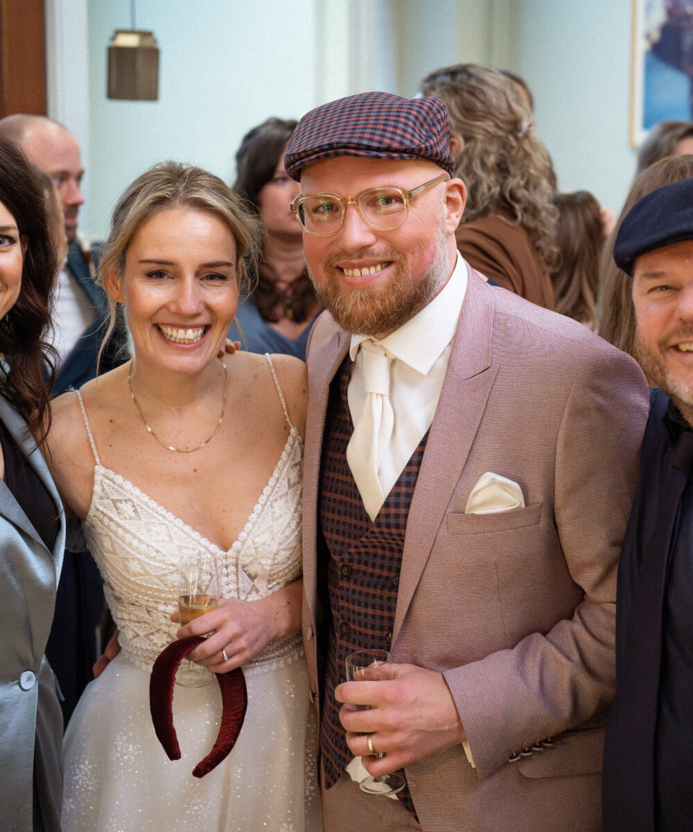 Korte trouwjurk met kralen