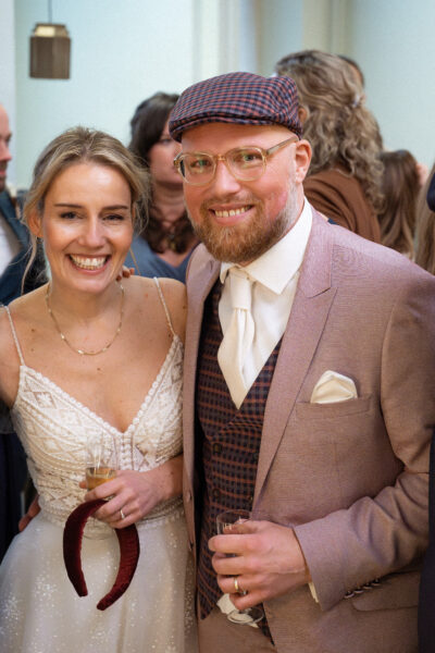 Korte trouwjurk met kralen