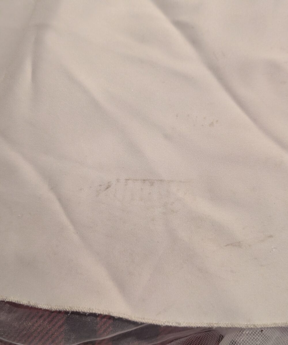 Ivoor witte trouwjurk, diepe V hals + onderrok