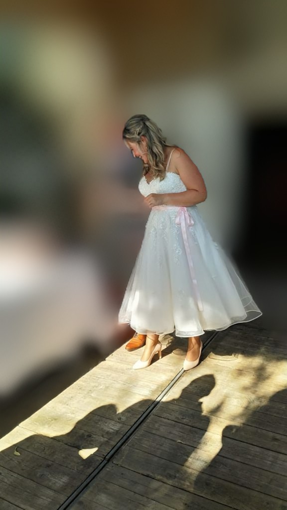 Prachtige korte jurk met tule en kant