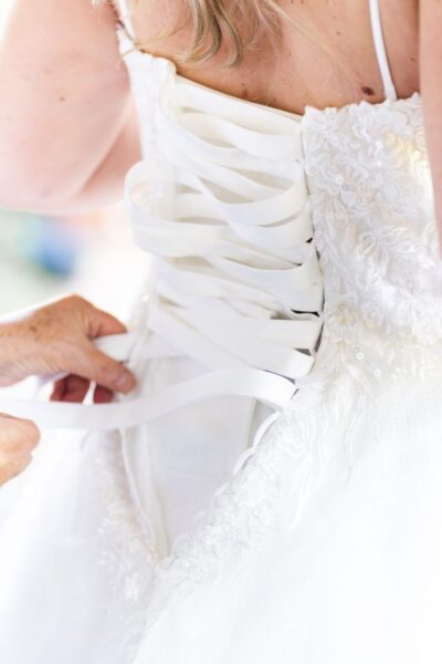 Prachtige korte jurk met tule en kant