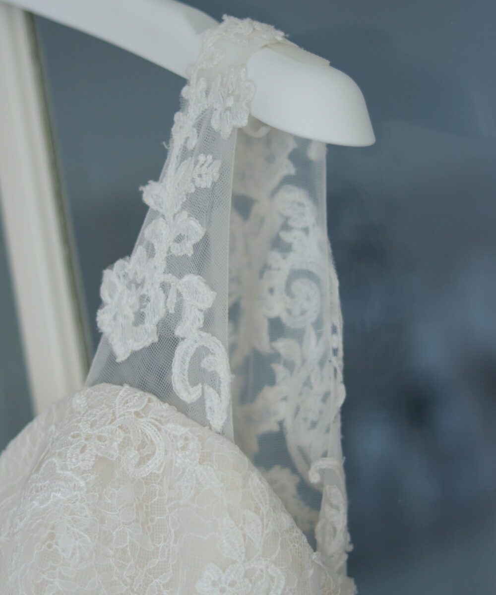 Romantische trouwjurk incl. sluier, als nieuw (1x gedragen, direct gereinigd)