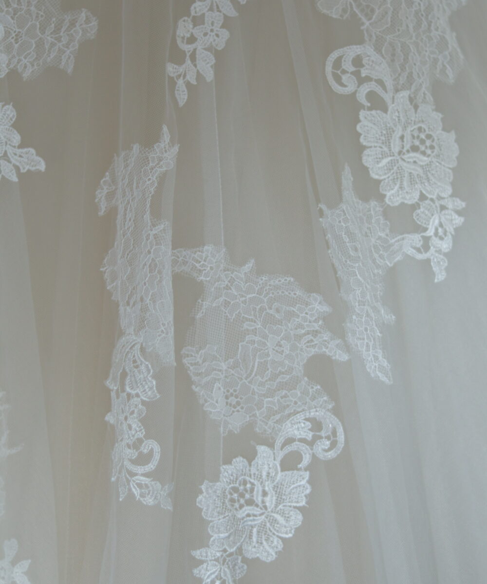 Romantische trouwjurk incl. sluier, als nieuw (1x gedragen, direct gereinigd)