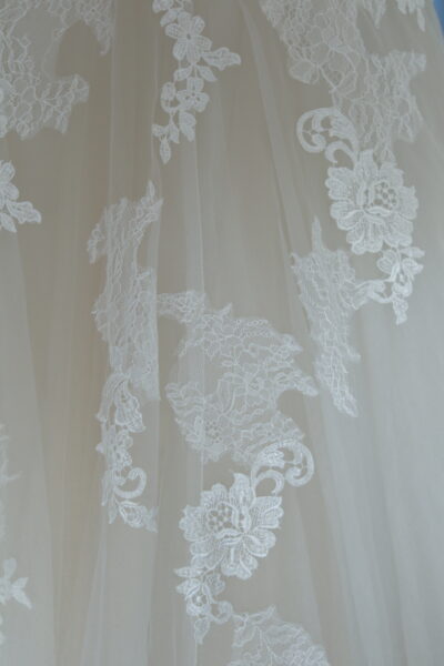 Romantische trouwjurk incl. sluier, als nieuw (1x gedragen, direct gereinigd)