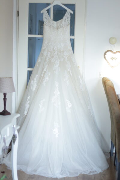 Romantische trouwjurk incl. sluier, als nieuw (1x gedragen, direct gereinigd)