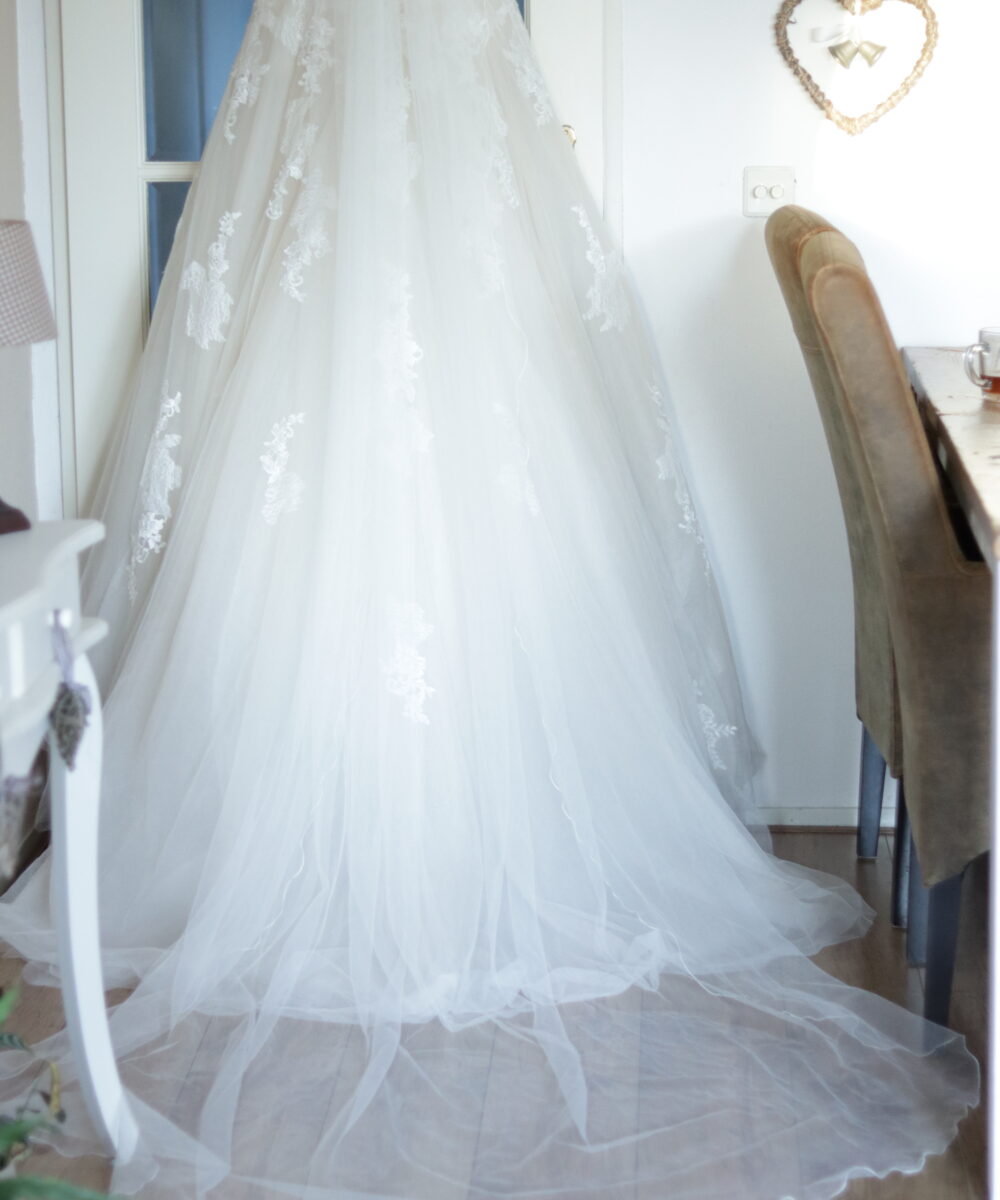 Romantische trouwjurk incl. sluier, als nieuw (1x gedragen, direct gereinigd)