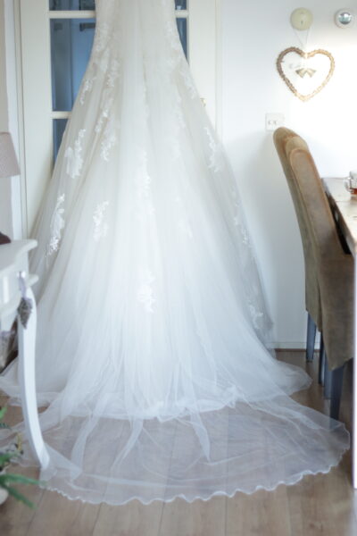 Romantische trouwjurk incl. sluier, als nieuw (1x gedragen, direct gereinigd)