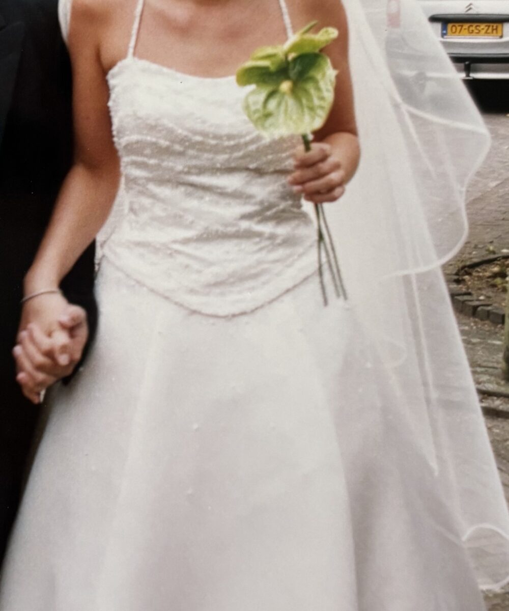 Klassieke witte trouwjurk met sleep