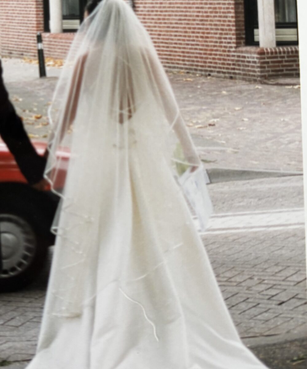 Klassieke witte trouwjurk met sleep