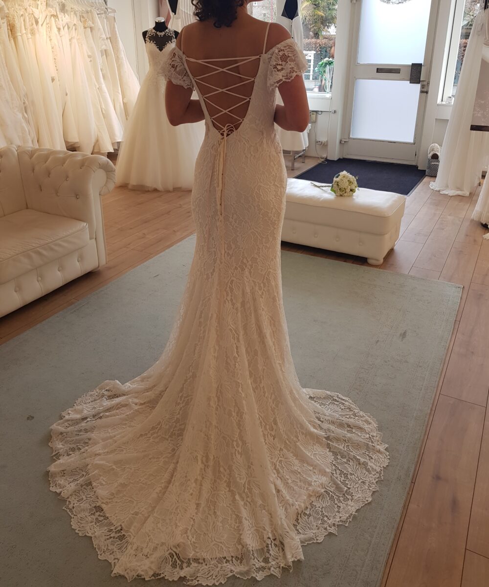 Trouwjurk (Lillian West)