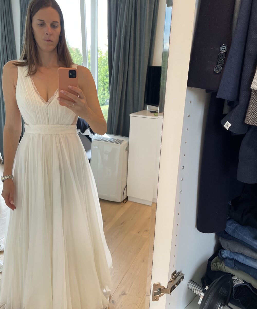 Zijde trouwjurk met kanten rug