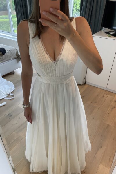 Zijde trouwjurk met kanten rug