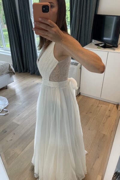 Zijde trouwjurk met kanten rug