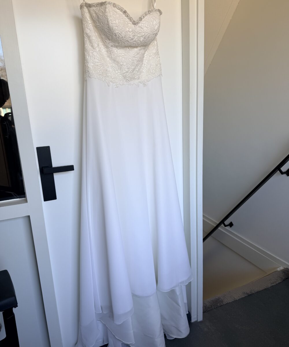 Prachtige trouwjurk, elegant, stralend.