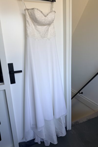 Prachtige trouwjurk, elegant, stralend.