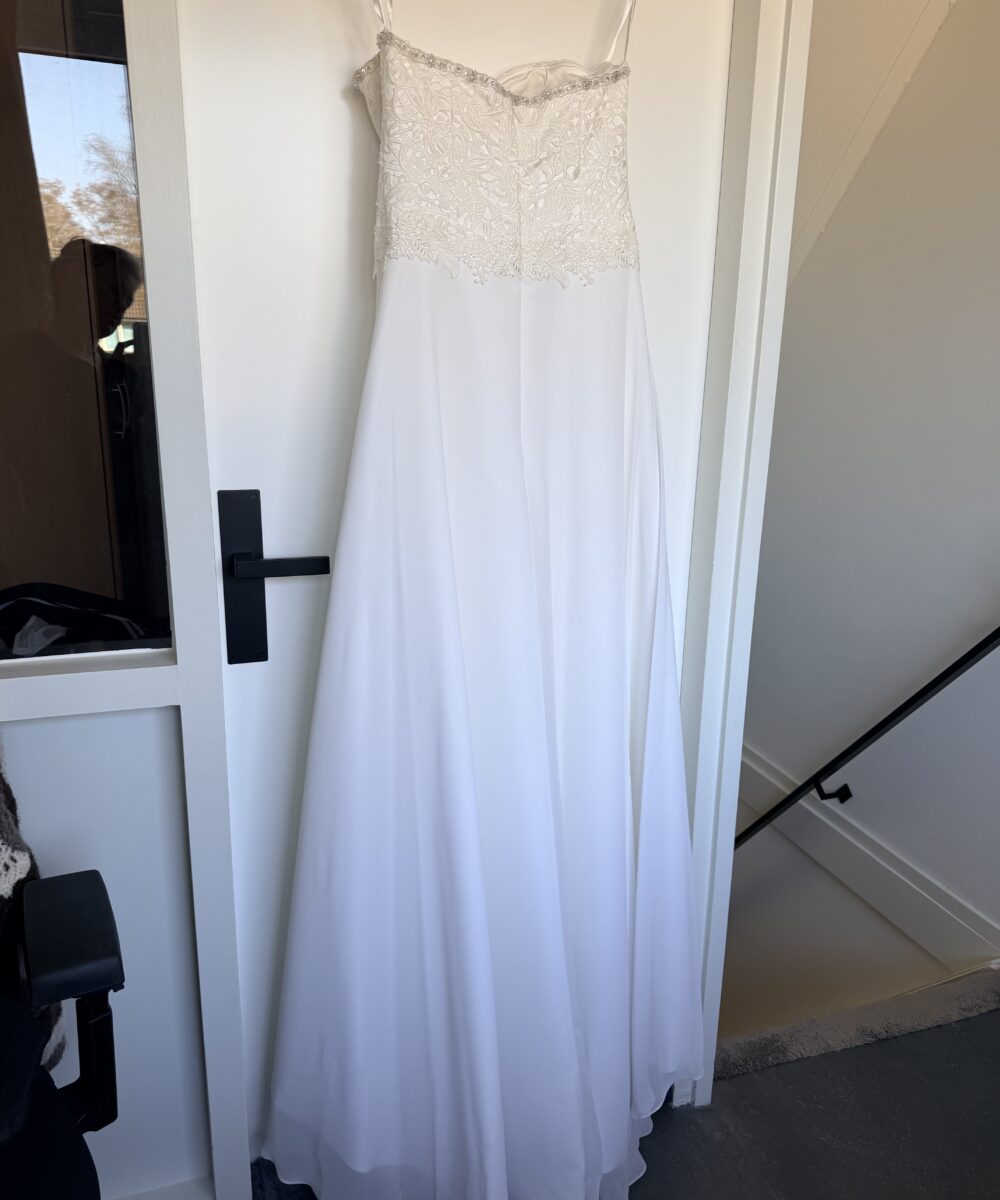 Prachtige trouwjurk, elegant, stralend.