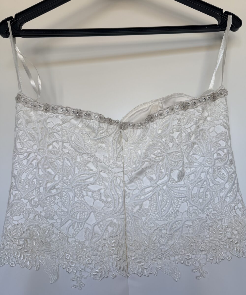 Prachtige trouwjurk, elegant, stralend.