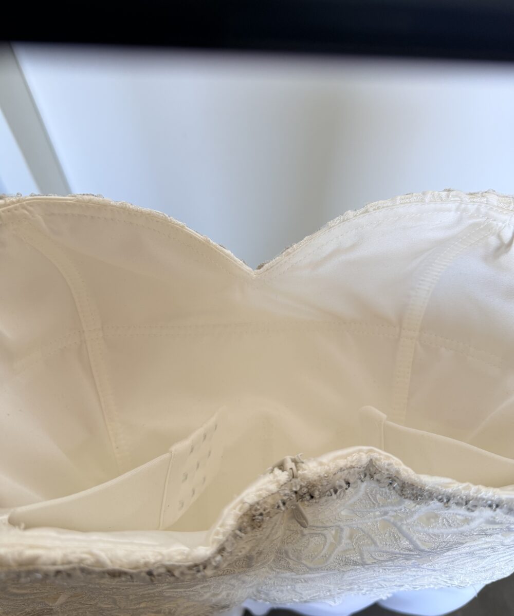 Prachtige trouwjurk, elegant, stralend.