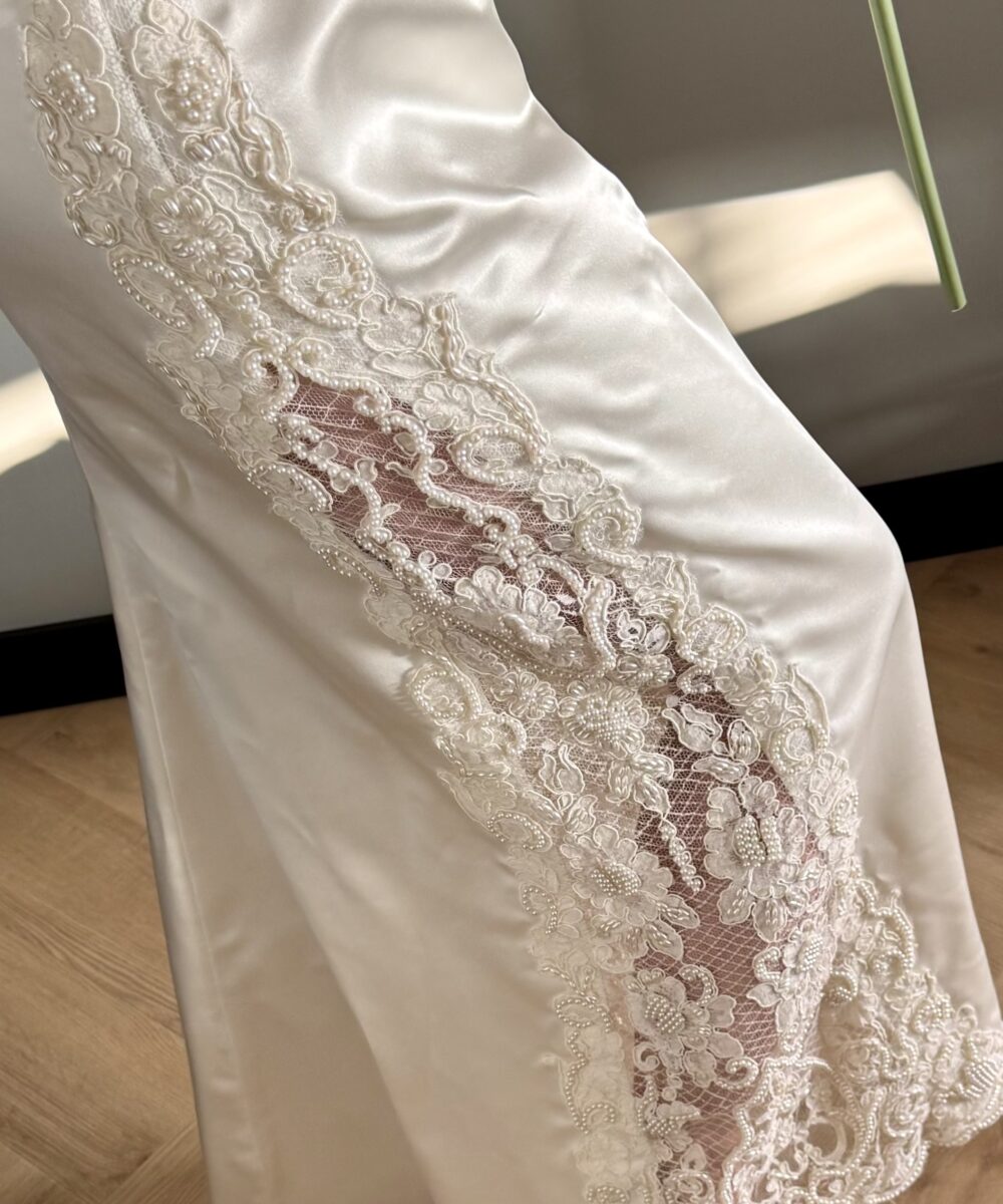 Vintage 1998 Jessica McClintock Full-Length Shift Dress – Sheer Lace & Pearl Detail