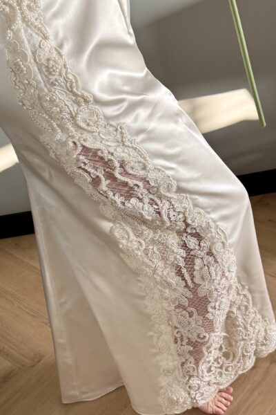 Vintage 1998 Jessica McClintock Full-Length Shift Dress – Sheer Lace & Pearl Detail