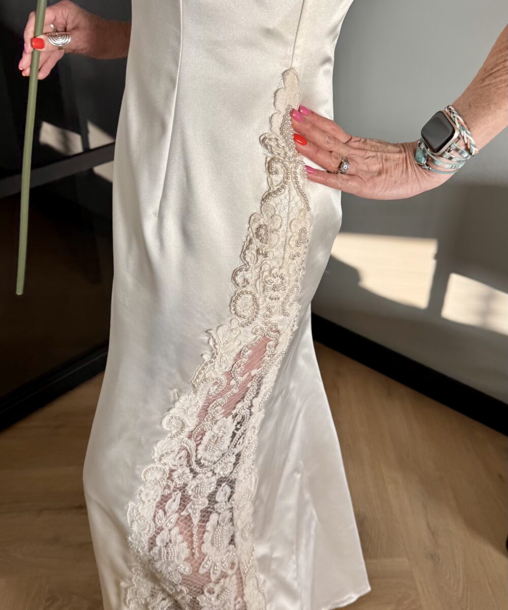 Vintage 1998 Jessica McClintock Full-Length Shift Dress – Sheer Lace & Pearl Detail