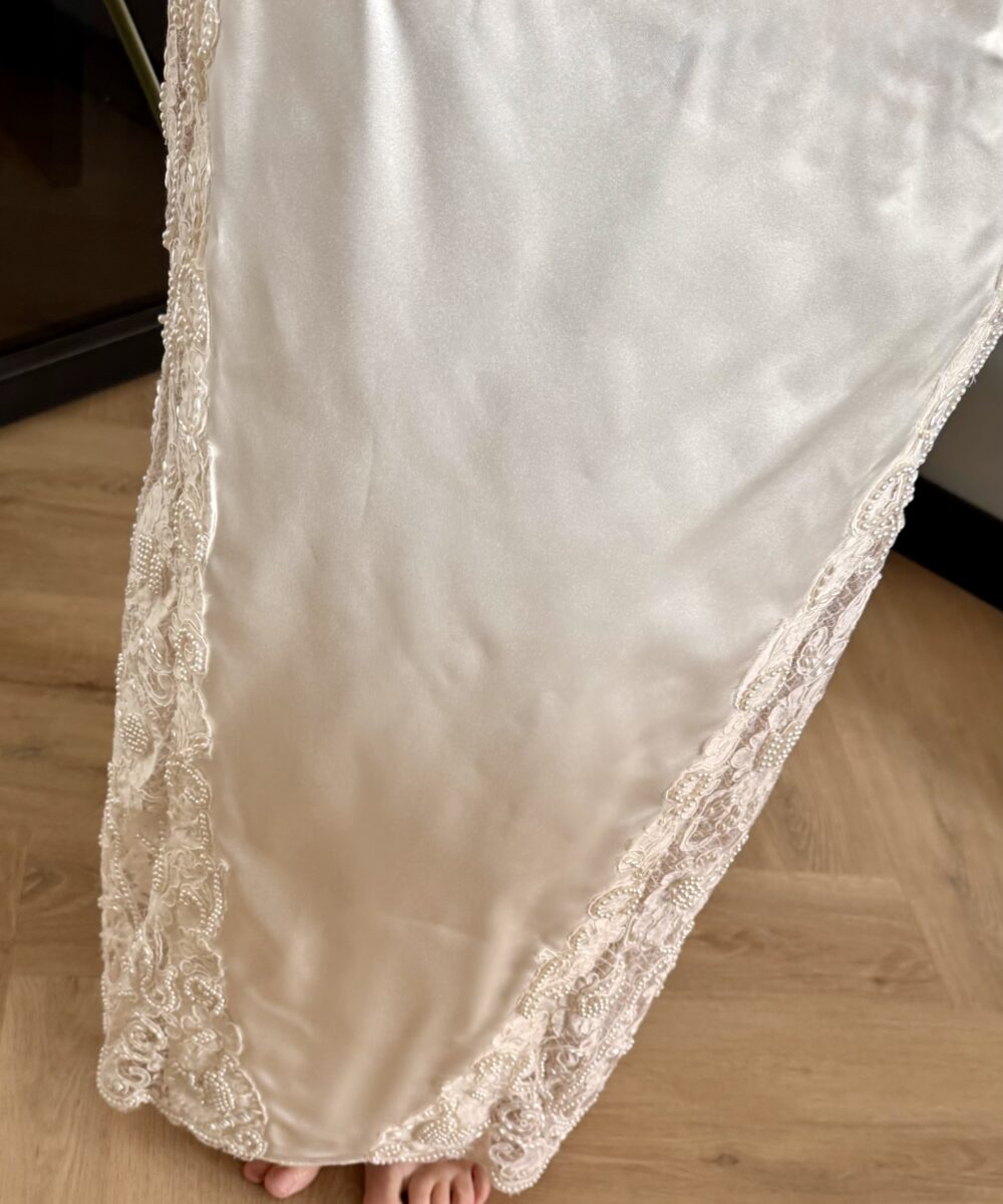 Vintage 1998 Jessica McClintock Full-Length Shift Dress – Sheer Lace & Pearl Detail