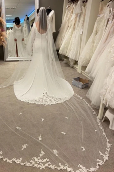 Trouwjurk incl sluier(nieuw en ongedragen)