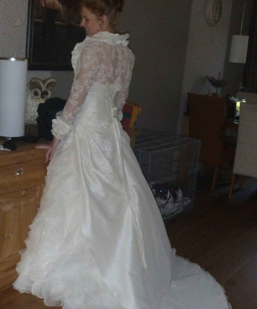 Strapless trouwjurk met bolero