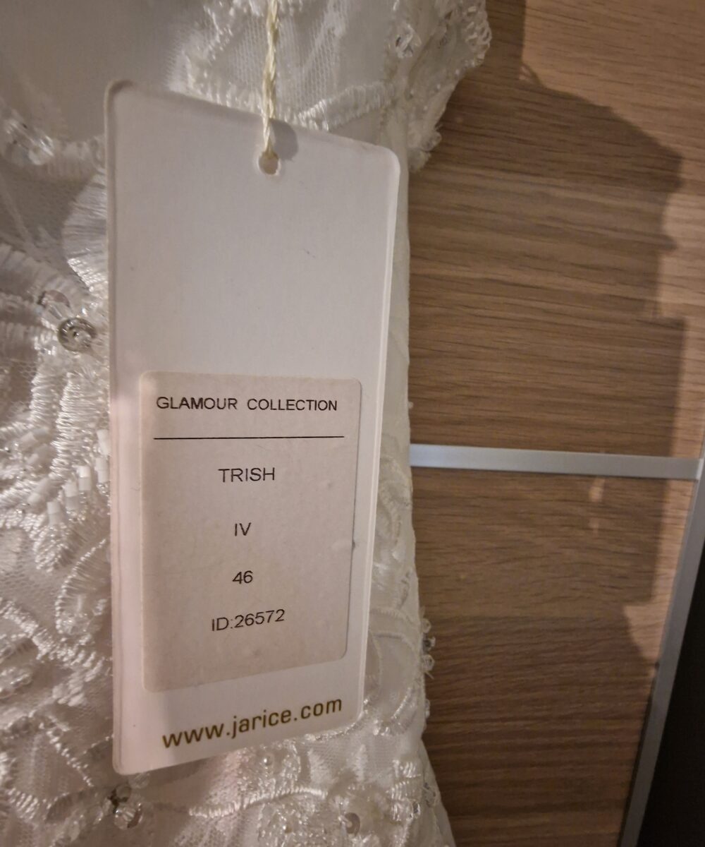 Trouwkleed van Jarice. Niet gedragen, geen retouches/veranderingen aan gedaan. Wegens aankoop ander Trouwkleed.