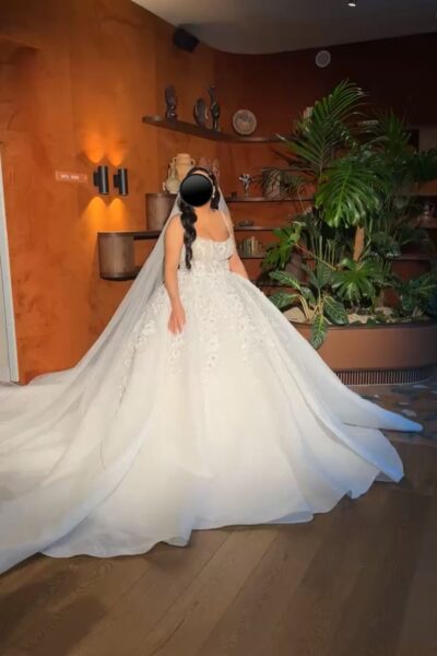 Baljurk met bijpassende sluier